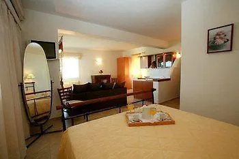 Summer Time - Aparthotel Agios Sostis (Tinos)